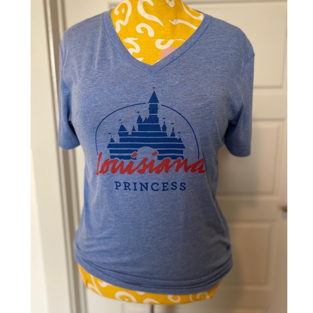 Louisiana princess Disney world Cinderella‘s Castle Tee M blue Disneyland parks